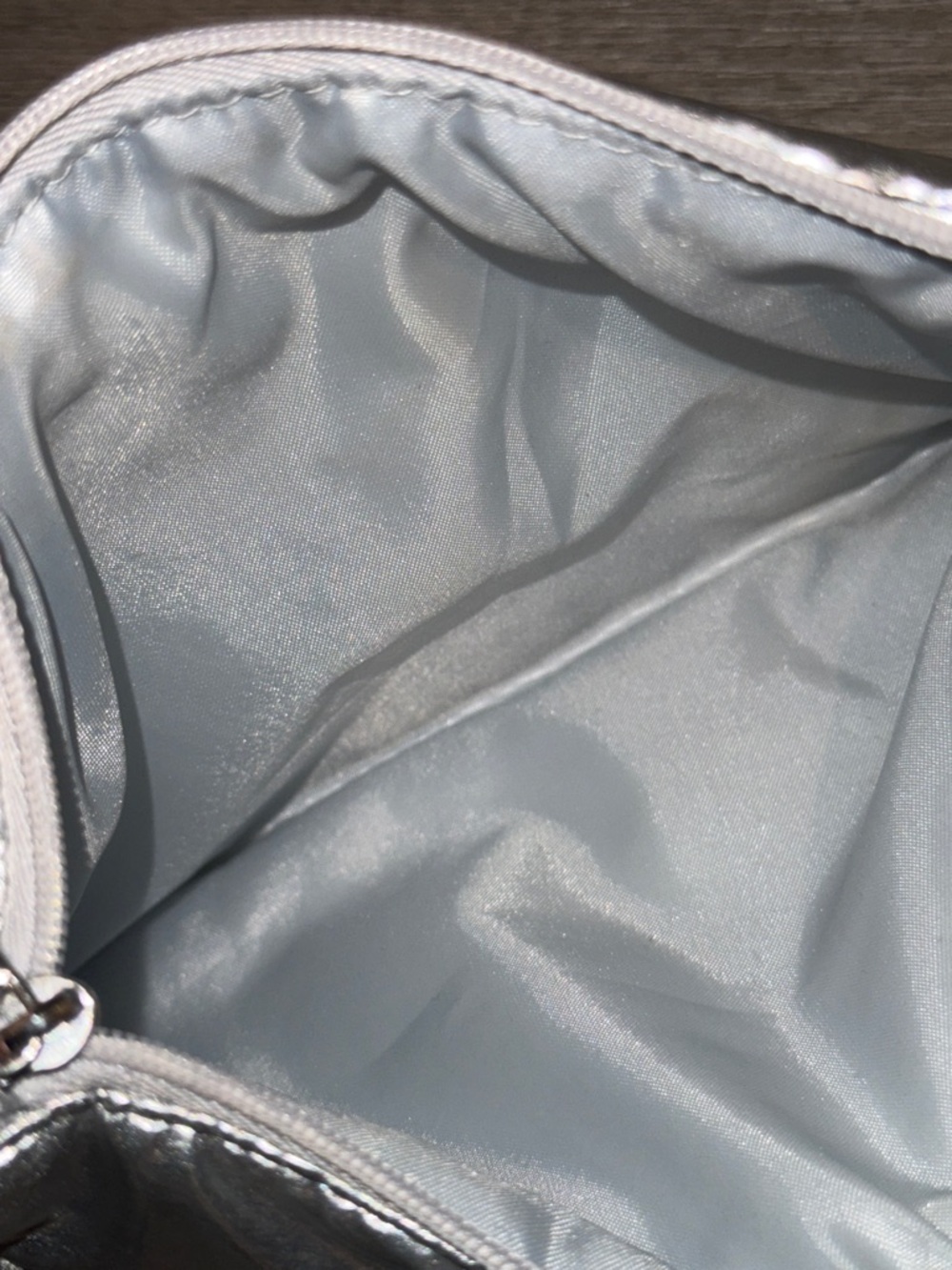 MAC Cosmetics Metallic Silver Quilted Makeup Pouch New - Picture 5 of 7